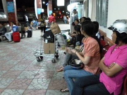 Tàu hỏa trật bánh ở Quảng Bình Tàu hỏa trật bánh ở Quảng Bình