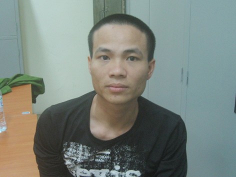Dân Dân "bay" mang đạn vào nhà nghỉ