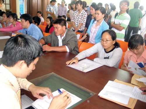 Nơi thừa, chỗ thiếu Nơi thừa, chỗ thiếu