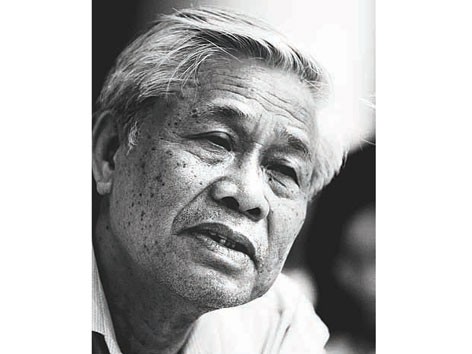 Nhà thơ Vũ Quần Phương: 'Trong họa có phúc' Nhà thơ Vũ Quần Phương: 'Trong họa có phúc'