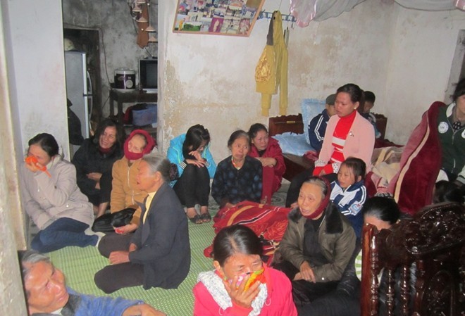 Nghệ An: Đắm tàu, 10 ngư dân mất tích Nghệ An: Đắm tàu, 10 ngư dân mất tích