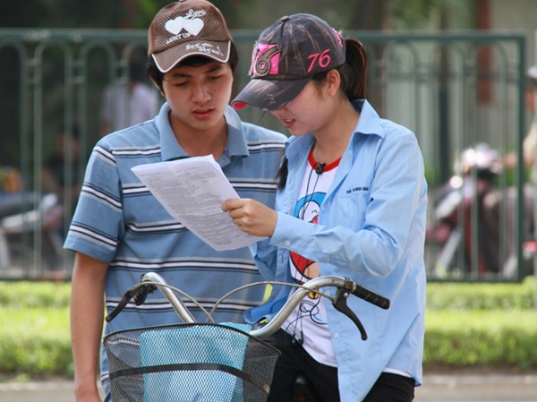 Bài giải môn thi Địa lý, Hóa học, Tiếng Anh Bài giải môn thi Địa lý, Hóa học, Tiếng Anh