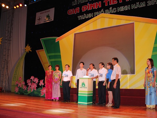 Thi đua tiết kiệm điện ở Bắc Ninh là mô hình mẫu Thi đua tiết kiệm điện ở Bắc Ninh là mô hình mẫu