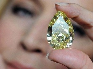 Viên kim cương lớn nhất thế giới hình trái lê Viên kim cương lớn nhất thế giới hình trái lê