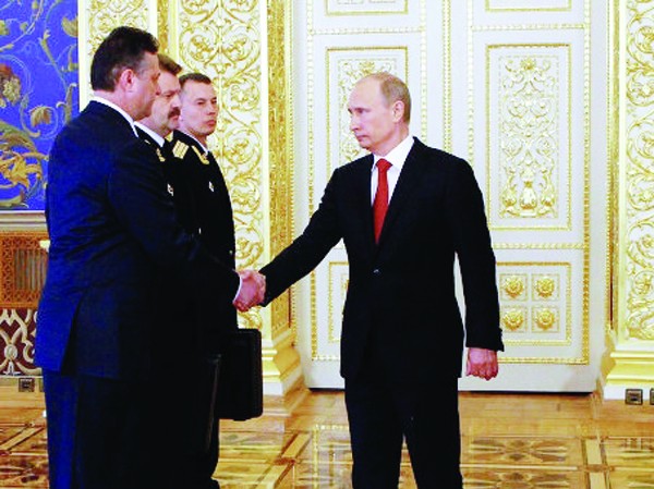 30 phát đại bác mừng Tổng thống Putin 30 phát đại bác mừng Tổng thống Putin
