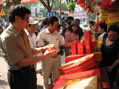 Thị trường bánh Trung thu: Vẫn nóng chuyện an toàn thực phẩm Thị trường bánh Trung thu: Vẫn nóng chuyện an toàn thực phẩm