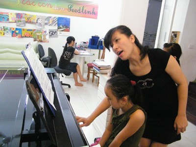Khi ca sĩ mở trường dạy hát Thùy Dung trong vai trò mới Ảnh: N.M.Hà