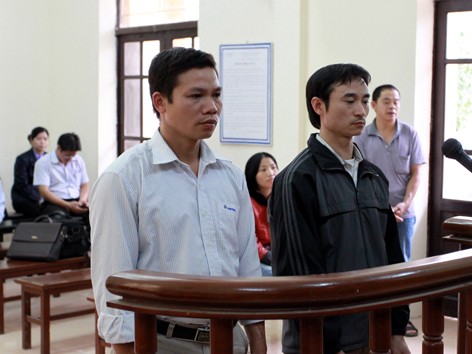 Lĩnh hơn 7 năm tù sau 5 năm 'cướp tài sản' Lĩnh hơn 7 năm tù sau 5 năm 'cướp tài sản'