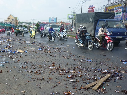 ‘Hôi của’, một con sâu lớn đục khoét nhân cách người Việt ‘Hôi của’, một con sâu lớn đục khoét nhân cách người Việt
