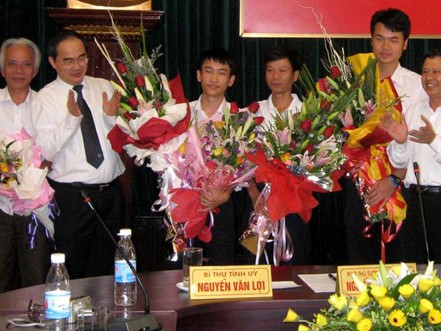 Học sinh giỏi cũng 'đánh dấu' bài thi Học sinh giỏi cũng 'đánh dấu' bài thi