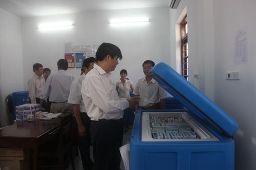 Vừa tiêm chủng vừa run! Vừa tiêm chủng vừa run!
