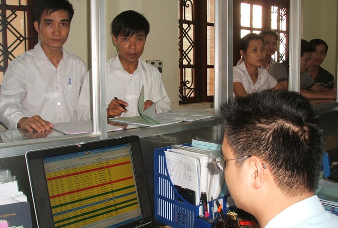 Thông quan điện tử: Thuận lợi nhiều, nhưng... Doanh nghiệp làm thủ tục thông quan điện tử tại Chi cục Hải quan quản lý khu công nghiệp tỉnh Bắc Giang