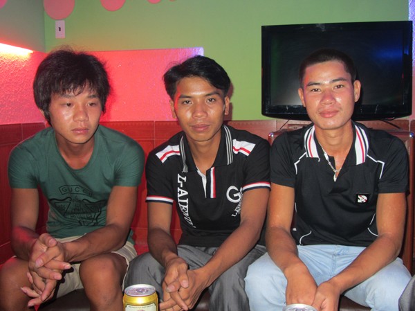 Suýt bị cướp biển thiêu sống Suýt bị cướp biển thiêu sống