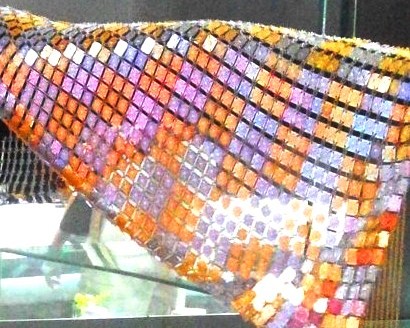 Choáng với chiếc khăn rằn làm từ gần 2.000 chỉ vàng Choáng với chiếc khăn rằn làm từ gần 2.000 chỉ vàng