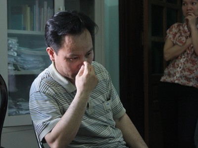 Chủ tịch xã đầu thú 'trục lợi hồ sơ đất của dân nghèo' Chủ tịch xã đầu thú 'trục lợi hồ sơ đất của dân nghèo'