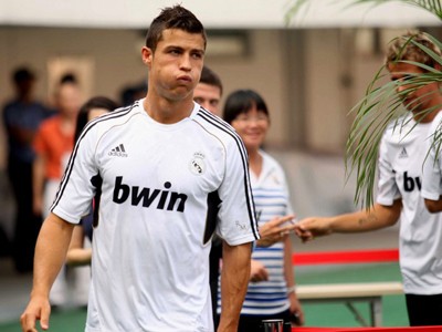 Ronaldo làm các CĐV Trung Quốc tức giận Ronaldo làm các CĐV Trung Quốc tức giận