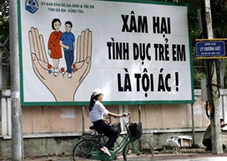 Báo động đỏ nạn hiếp dâm trẻ em Báo động đỏ nạn hiếp dâm trẻ em
