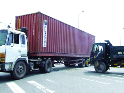 Lái xe không bằng FC: Thủ tướng cho lùi xử phạt đến 30-6-2011 Lái xe không bằng FC: Thủ tướng cho lùi xử phạt đến 30-6-2011