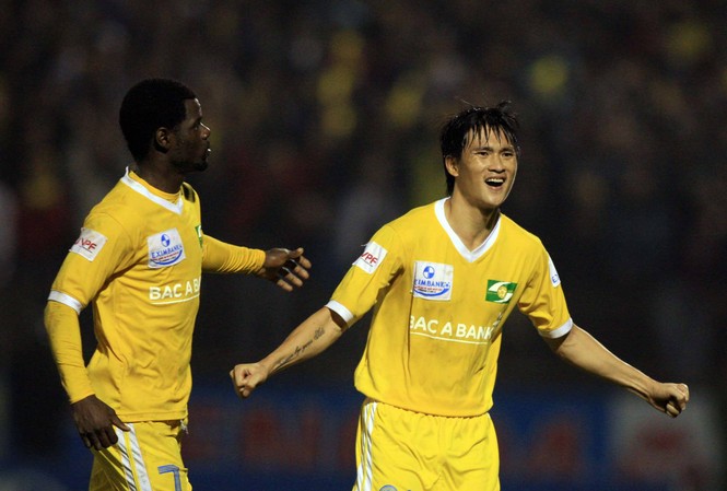 Những điểm nhấn đáng nhớ của lượt đi V-League 2013 Những điểm nhấn đáng nhớ của lượt đi V-League 2013