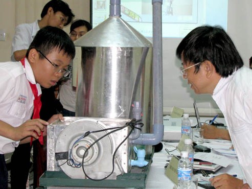 Tiếp lửa cho đam mê khoa học Tiếp lửa cho đam mê khoa học