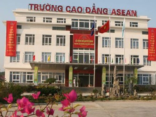 Số phận 26 sinh viên nửa năm đi học 'trường ma' ra sao? Số phận 26 sinh viên nửa năm đi học 'trường ma' ra sao?