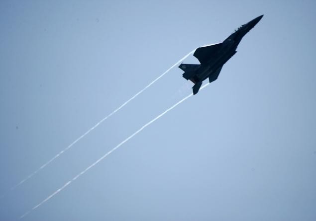 F-16 chặn đứng máy bay vào không phận New York F-16 chặn đứng máy bay vào không phận New York