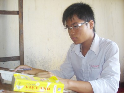 Vượt lên nghịch cảnh Hồ Văn Lịch: Học để khẳng định mình