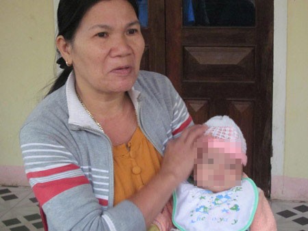 Xôn xao vụ bà nội tung tin bán cháu 3 tháng tuổi Xôn xao vụ bà nội tung tin bán cháu 3 tháng tuổi