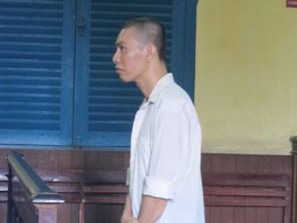 Nửa đêm hát karaoke, bị đâm chết Nửa đêm hát karaoke, bị đâm chết