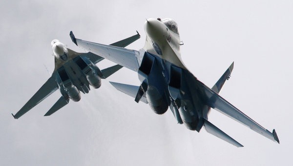 Su-27 cất cánh chặn máy bay xâm nhập lãnh thổ Su-27 cất cánh chặn máy bay xâm nhập lãnh thổ