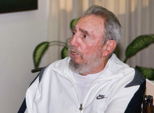 Fidel Castro khỏe mạnh trong lần xuất hiện hiếm hoi Fidel Castro khỏe mạnh trong lần xuất hiện hiếm hoi