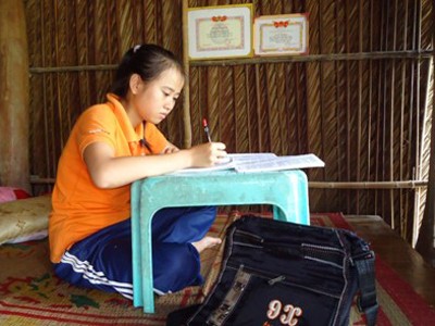 'Cô Tiên' hái ớt thuê kiếm tiền vào đại học 'Cô Tiên' hái ớt thuê kiếm tiền vào đại học