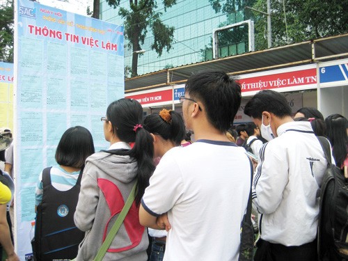 Lên phố làm thuê không dễ Lên phố làm thuê không dễ