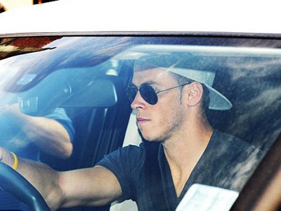 Lương 10 tỷ đồng/tuần, Gareth Bale đi xe gì? Lương 10 tỷ đồng/tuần, Gareth Bale đi xe gì?