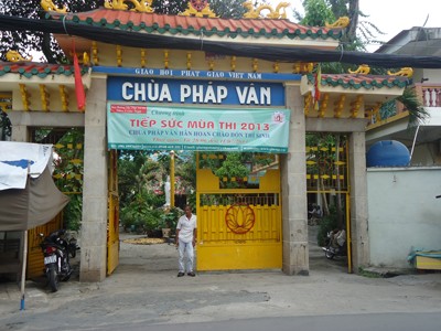 Nhà chùa, giáo xứ tiếp sức mùa thi Nhà chùa, giáo xứ tiếp sức mùa thi