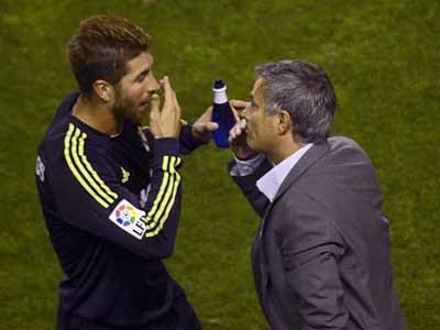Mourinho khiến nội bộ Real Madrid 'loạn'? Mourinho khiến nội bộ Real Madrid 'loạn'?
