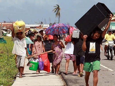 Người dân Philippines gượng dậy sau siêu bão Người dân Philippines gượng dậy sau siêu bão
