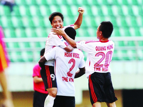 Nghi án tiêu cực bao trùm V.League Nghi án tiêu cực bao trùm V.League