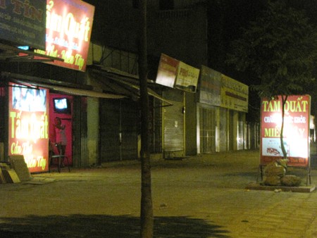 Vào 'động' cà phê, tẩm quất Vào 'động' cà phê, tẩm quất
