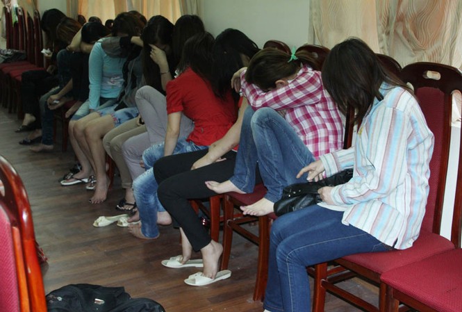 Tập kích động mại dâm ngoại ô Hà Nội Tập kích động mại dâm ngoại ô Hà Nội