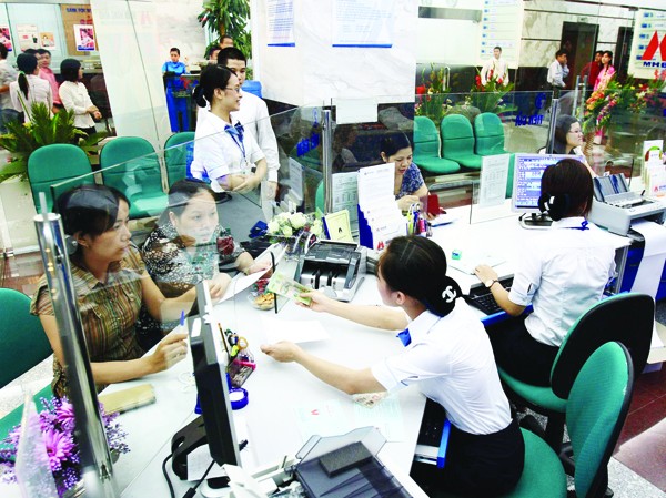 Thù lao triệu đô của các ông chủ ngân hàng Nhiều ngân hàng vẫn lãi lớn giữa lúc các doanh nghiệp lao đao Ảnh minh họa: Hồng Vĩnh