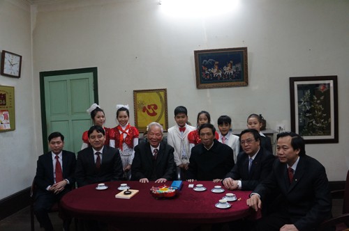 Ban Bí thư T.Ư Đoàn thăm, chúc Tết nguyên lãnh đạo cấp cao Ban Bí thư T.Ư Đoàn thăm, chúc Tết nguyên lãnh đạo cấp cao