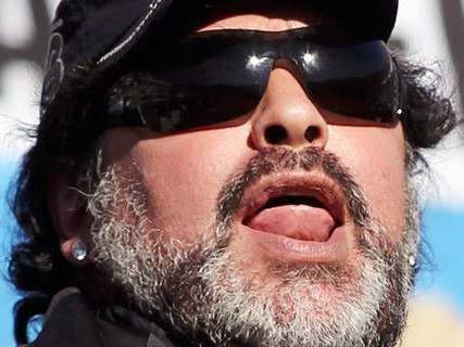 Maradona bị tố hành hung phóng viên ảnh Maradona bị tố hành hung phóng viên ảnh