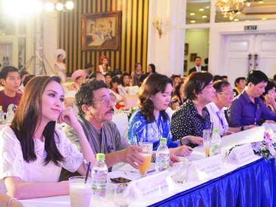 Tin vắn văn nghệ Tin vắn văn nghệ