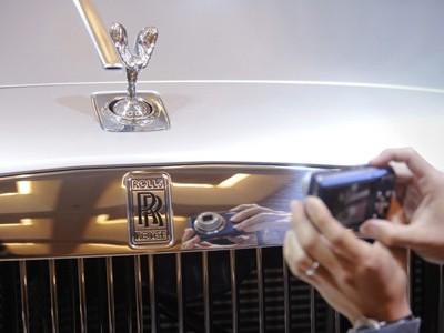 Mansory độ Rolls Royce Ghost trắng tinh khôi Mansory độ Rolls Royce Ghost trắng tinh khôi