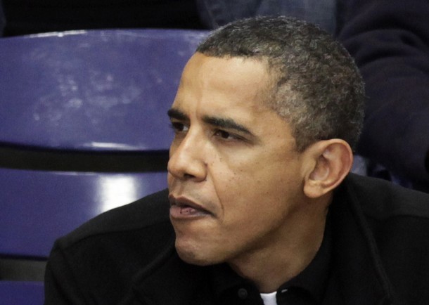 Bị rách môi, Obama vẫn mê bóng rổ Bị rách môi, Obama vẫn mê bóng rổ