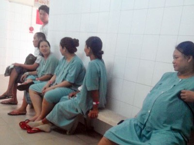 Tháng cuối năm, 1001 kiểu 'ép' con chào đời Tháng cuối năm, 1001 kiểu 'ép' con chào đời