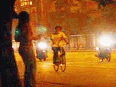 Bé gái 12 tuổi bán dâm khi đang mang thai Bé gái 12 tuổi bán dâm khi đang mang thai