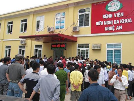 Bác sĩ kể lại đêm trực kinh hoàng ở khoa cấp cứu Bác sĩ kể lại đêm trực kinh hoàng ở khoa cấp cứu