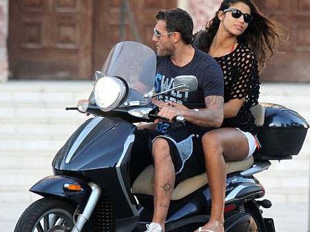 Bồ mới Vieri hớ hênh, lộ hàng… kiểu mới Bồ mới Vieri hớ hênh, lộ hàng… kiểu mới